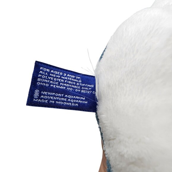 Newport Aquariums X Large stuffed Shark - Picture 5 of 5